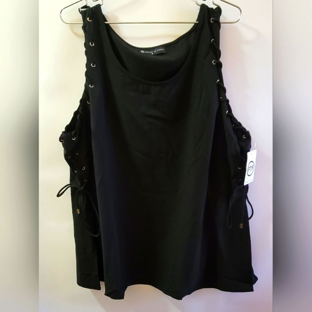 Fashion to Fashion top. Size 2
